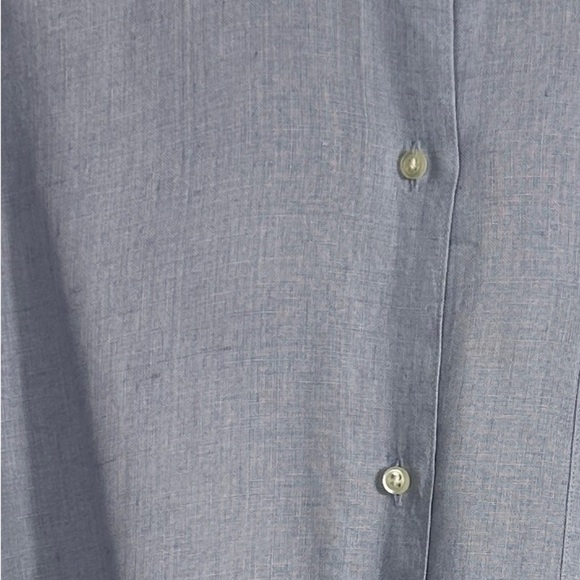 Sutton Studio Bloomingdale's size 12 ladies button front blue linen shirt, fall - Picture 2 of 9